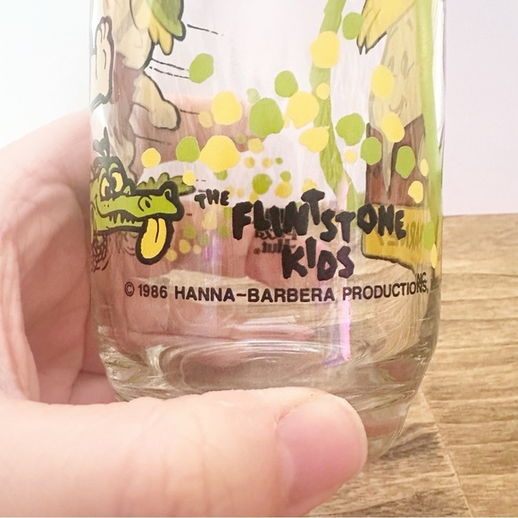 Collectible 1986 The Flintstone Kids Pizza Hut Glass Barney - Picture 6 of 7